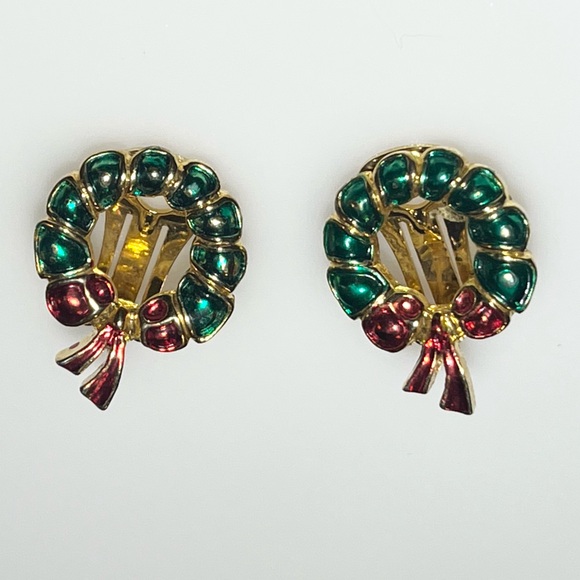 Vintage Gold Tone Red Green Enamel Christmas Wreath Clip On Earrings - Picture 11 of 16